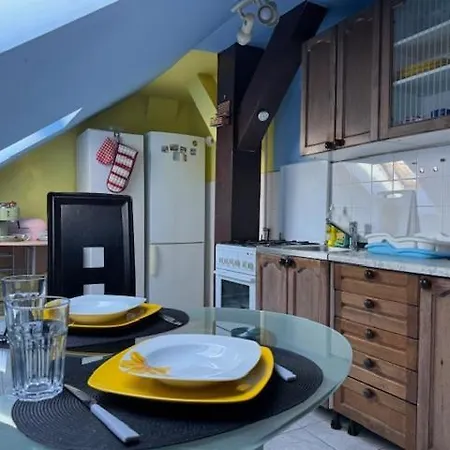 Spacious 110 M2 With 4 Private Apartament