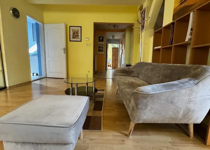 Spacious 110 M2 With 4 Private Μπρατισλάβα