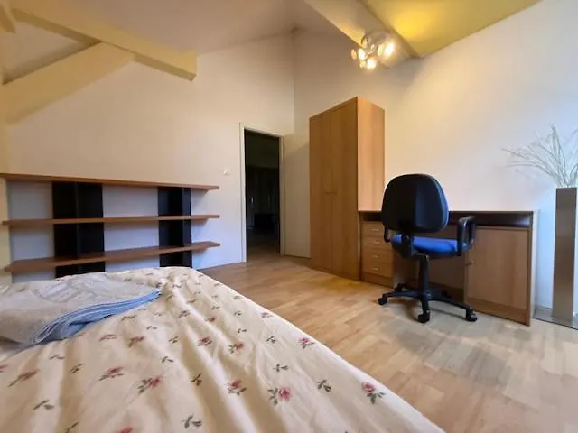 Διαμέρισμα Spacious 110 M2 With 4 Private *