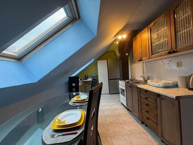 Spacious 110 M2 With 4 Private Apartman *