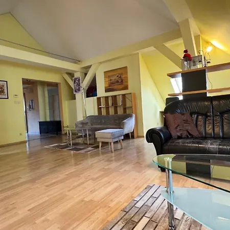 Center-big-apartman-110m2-tv-internet Διαμέρισμα Μπρατισλάβα